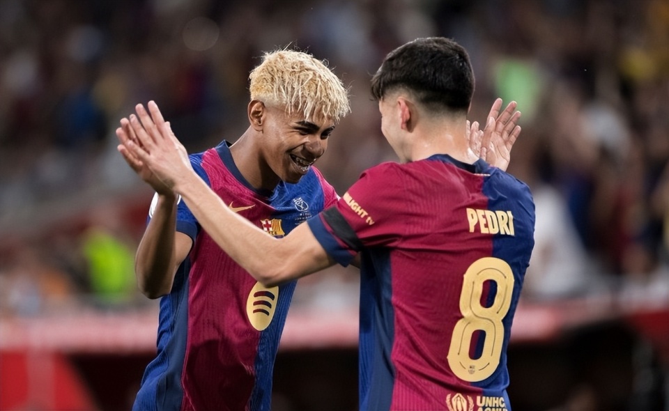 广东挺进8强，徐杰飙7记三分砍23分，杜锋战术奏效，下轮迎战卫冕冠军