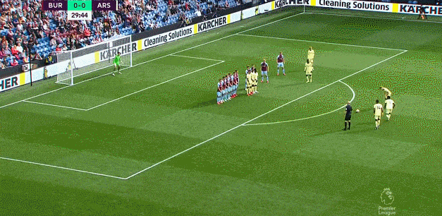 半场战报：美因茨0-1佛罗伦萨，佐姆破门