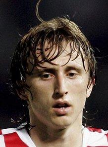 190km发球时速+肩伤隐患！郑钦文退赛是怕输？休养后能更强吗？