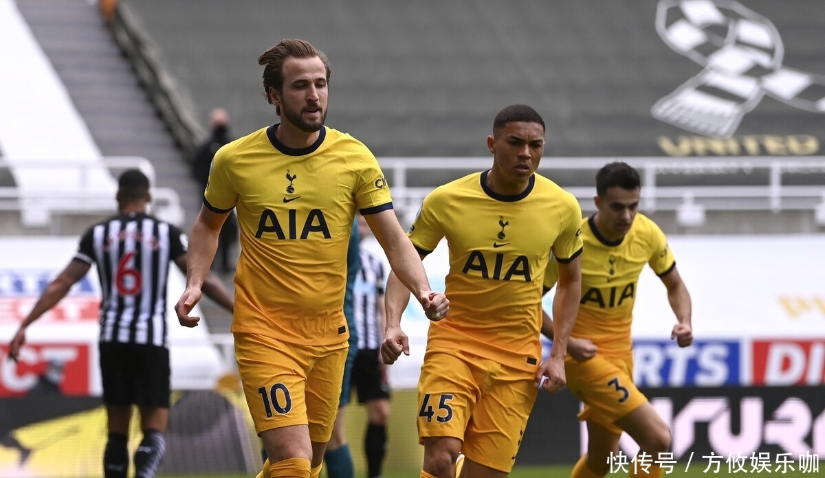 中超联赛11月最佳阵容出炉：法比奥、吴曦、王燊超领衔